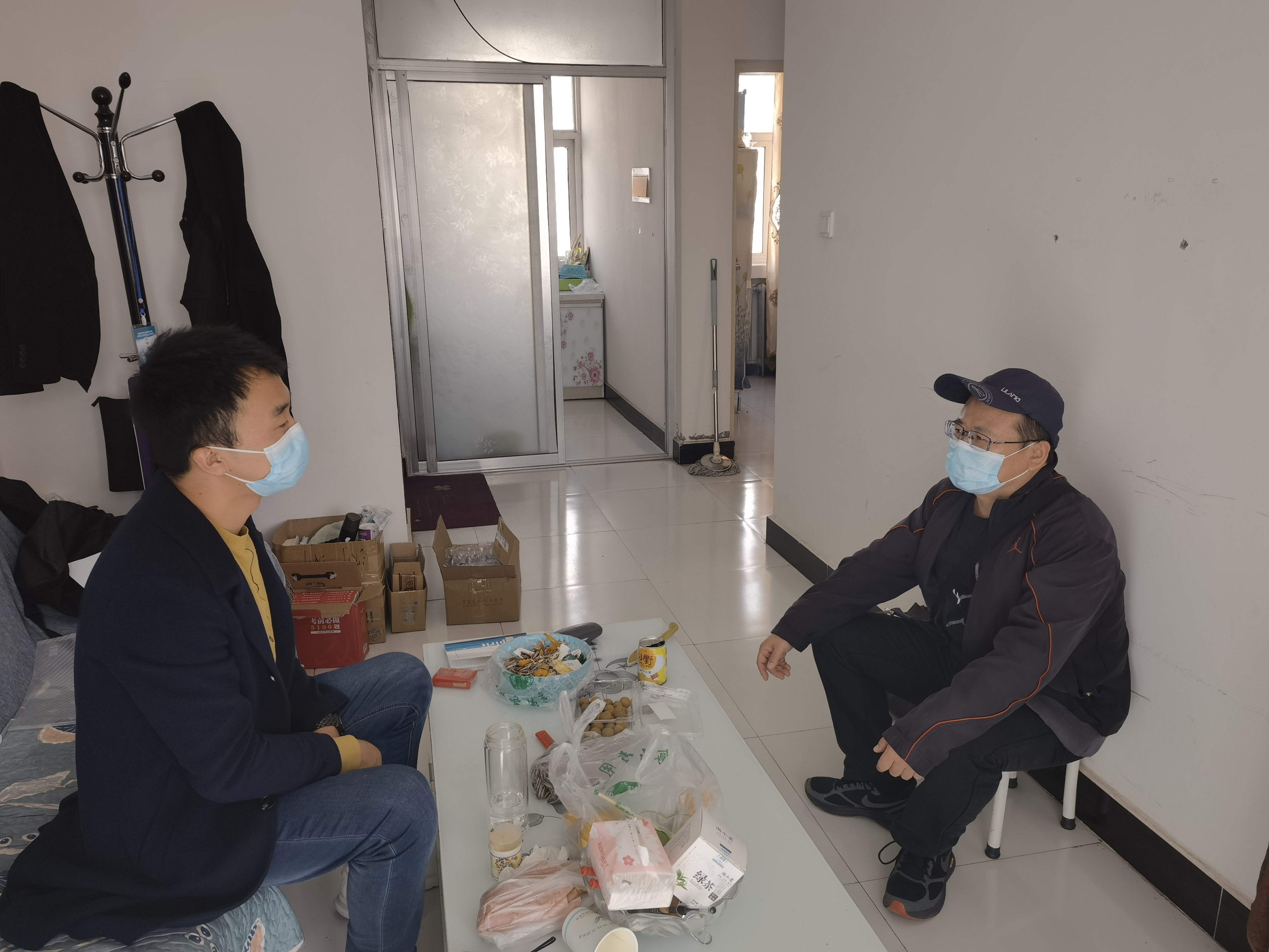 2021年11月10日涇源縣民生苑小區(qū)進(jìn)行防疫入戶(hù)排查工作.jpg
